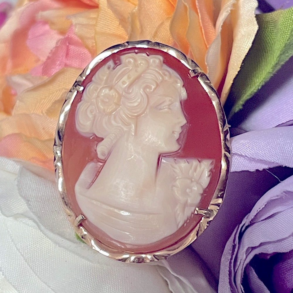Antique 14k Yellow Gold Cameo Brooch/Pendant